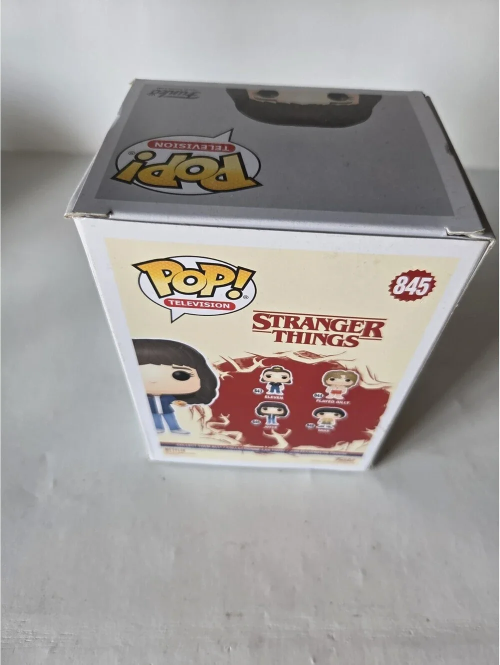 Joyce #845 Stranger Things Funko Pop SF2